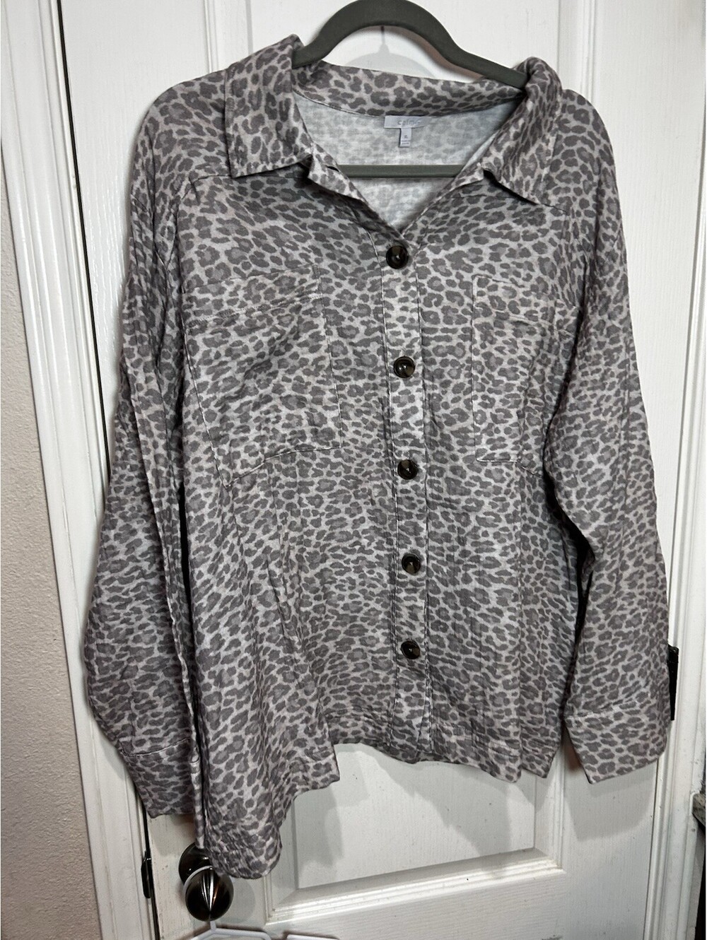 Calme Johnny Was Double Pocket Shacket Grey Leopard Top Organic Cotton Sz XL